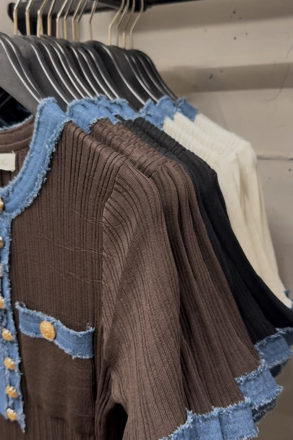 Elegantes Bodycon-Kleid mit Jeans Kontrast-Akzenten – Dein neues Must-Have