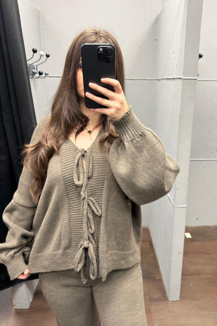 Strickset mit Schnürung - Pullover &amp; Hose Set