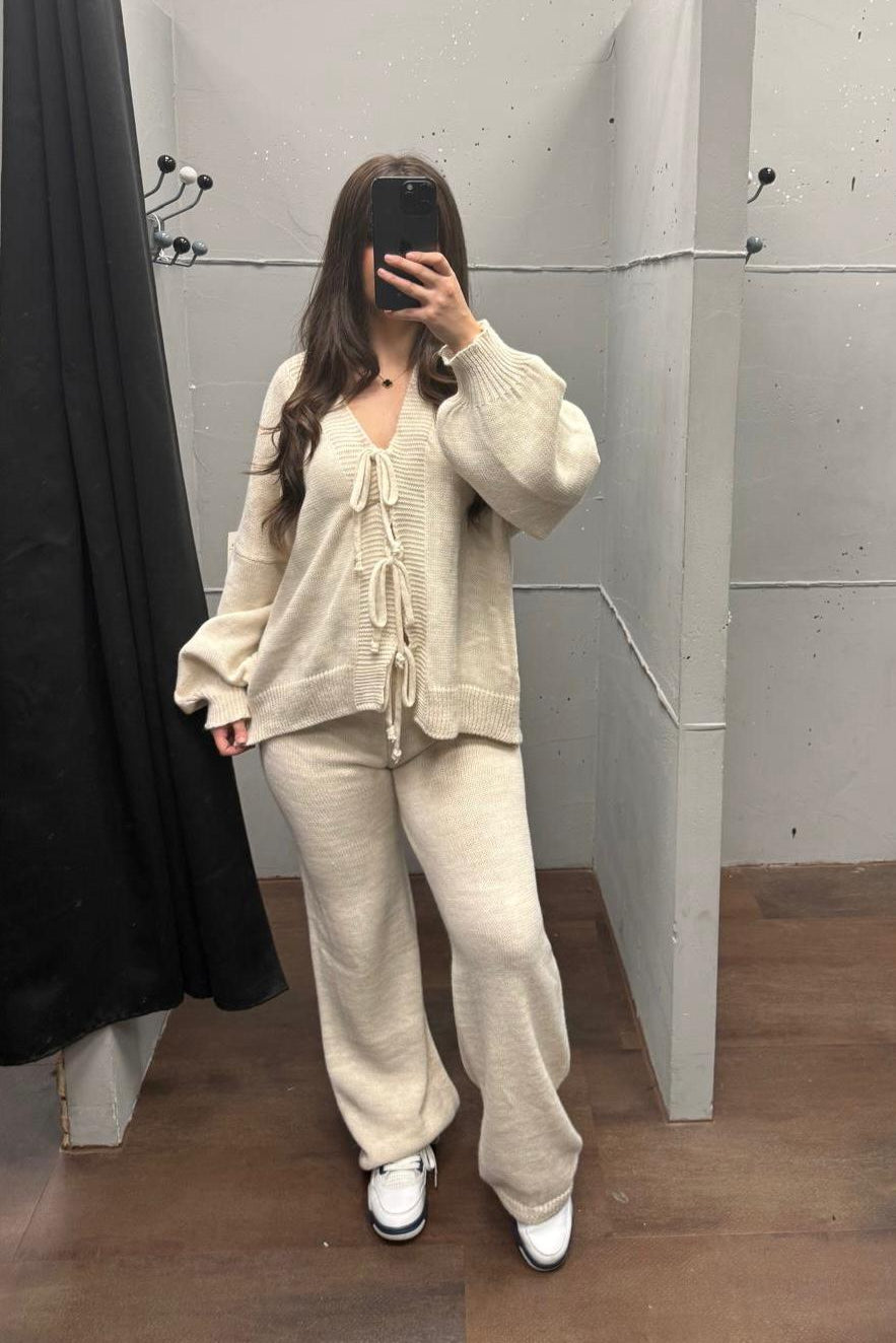 Strickset mit Schnürung - Pullover &amp; Hose Set