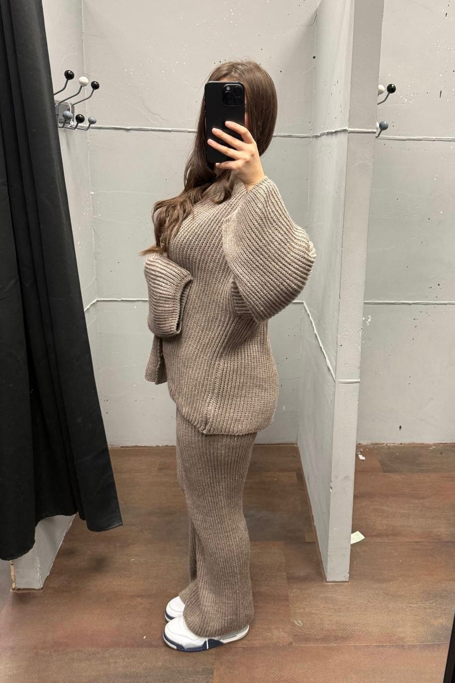Loungewear Set - Oversize Strickset Cardigan &amp; Weite Hose