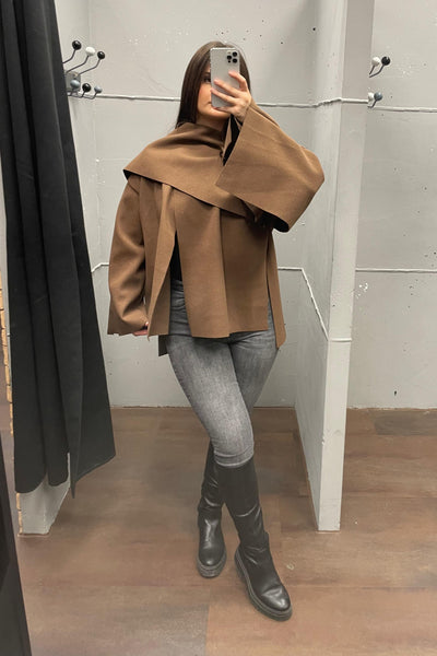 Cape Jacke mit Schal