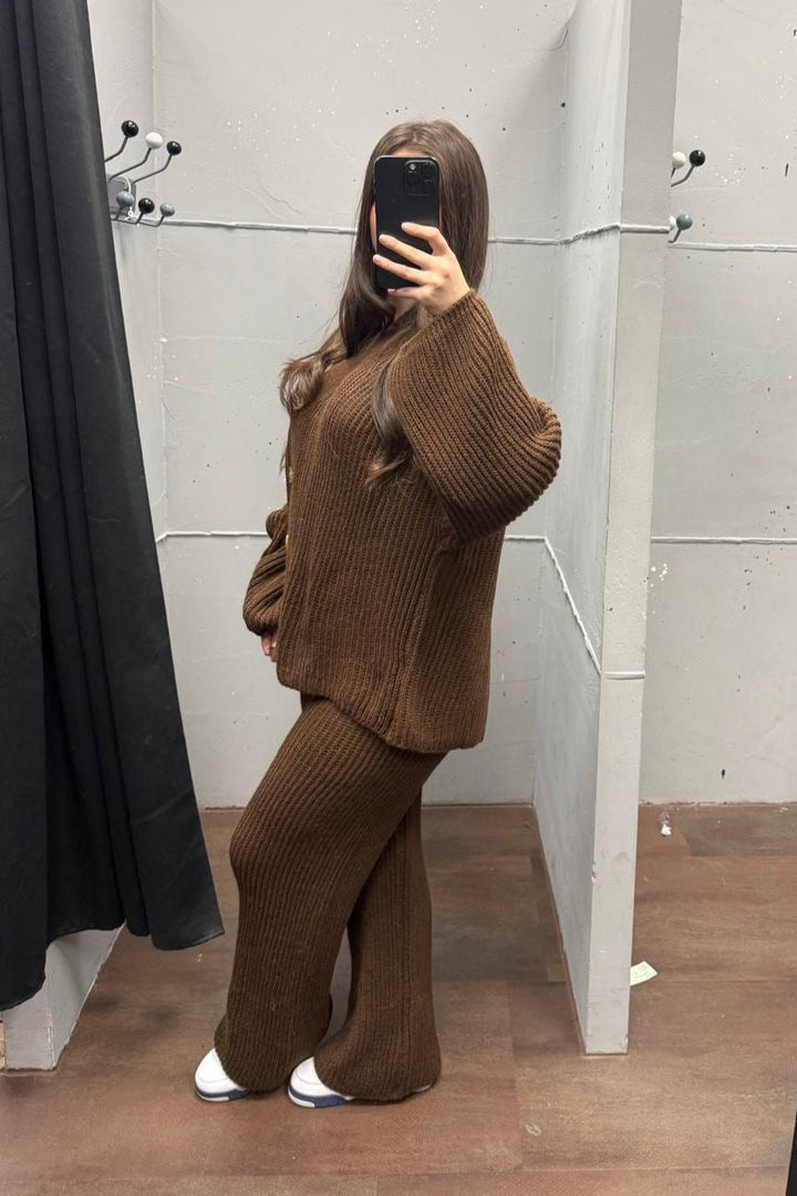 Loungewear Set - Oversize Strickset Cardigan &amp; Weite Hose