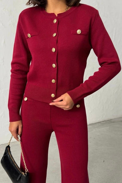 Strick-Set mit Goldknöpfen - Cardigan & Flared Hose