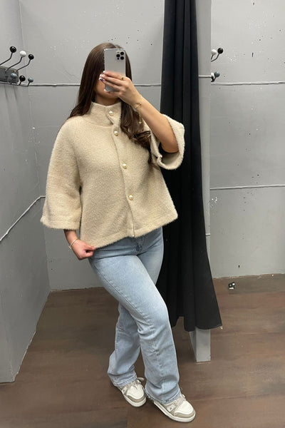 Elegante Strickjacke mit Knöpfen