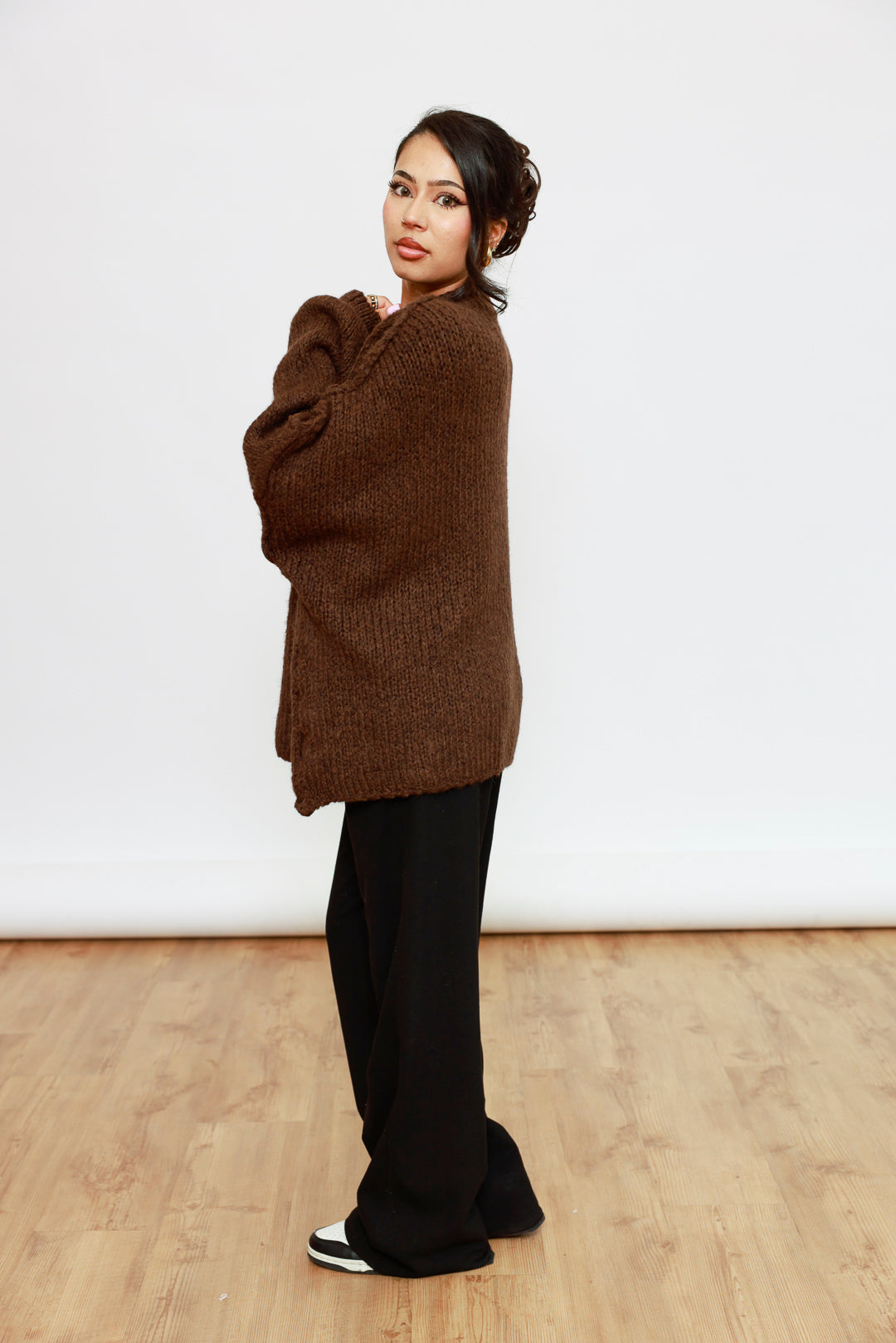 Lange Oversize Strickjacke mit Knöpfen – Chunky Knit