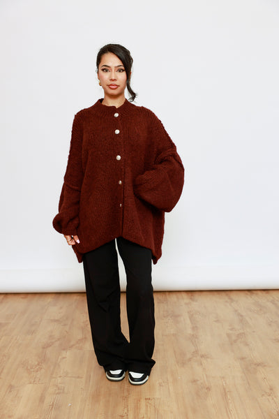 Lange Oversize Strickjacke mit Knöpfen – Chunky Knit