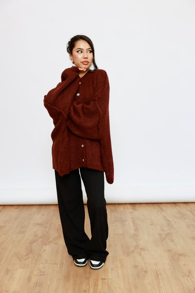 Lange Oversize Strickjacke mit Knöpfen – Chunky Knit