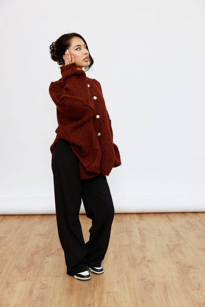 Lange Oversize Strickjacke mit Knöpfen – Chunky Knit