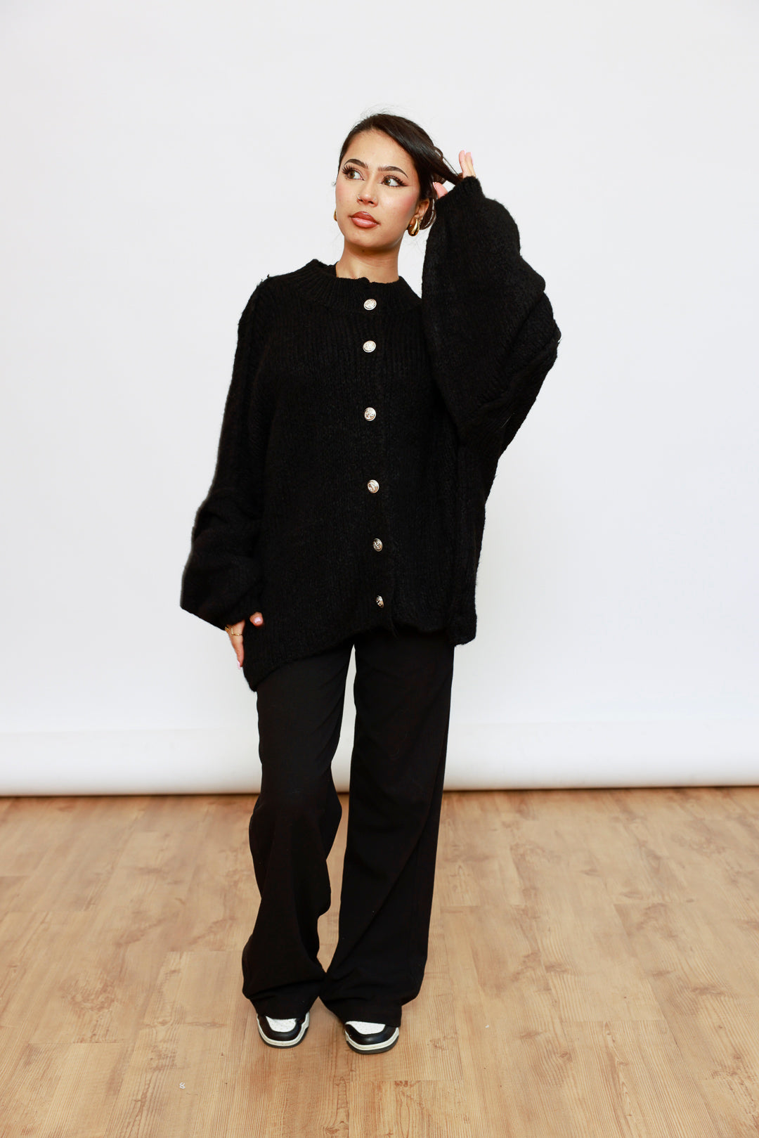 Lange Oversize Strickjacke mit Knöpfen – Chunky Knit