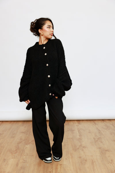 Lange Oversize Strickjacke mit Knöpfen – Chunky Knit