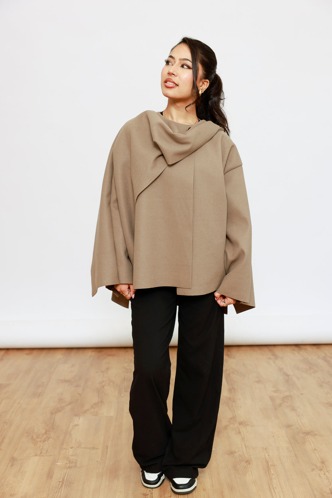 Cape Jacke mit Schal