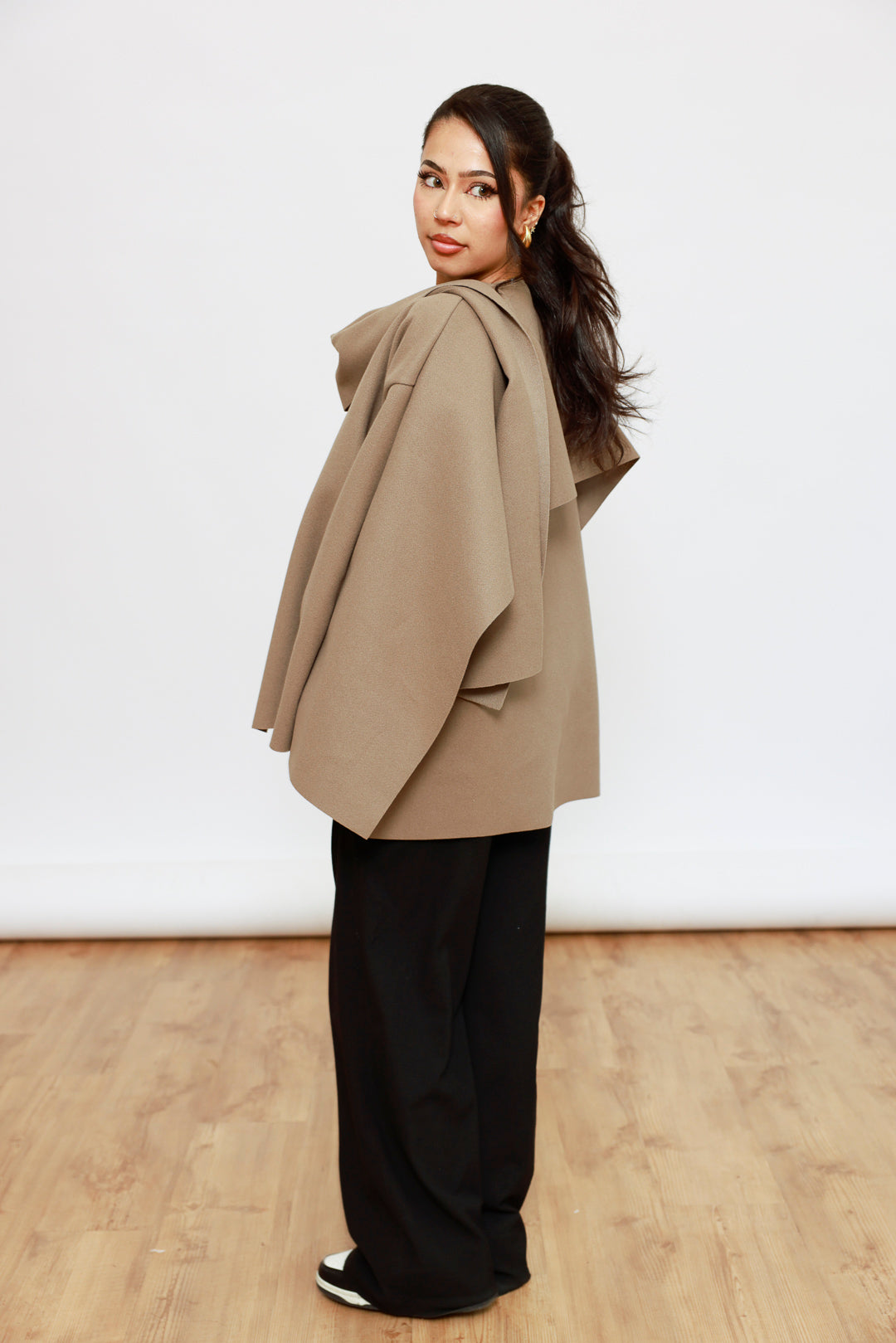 Cape Jacke mit Schal