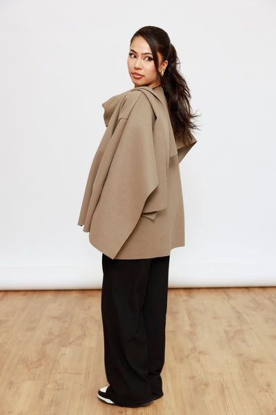 Cape Jacke mit Schal