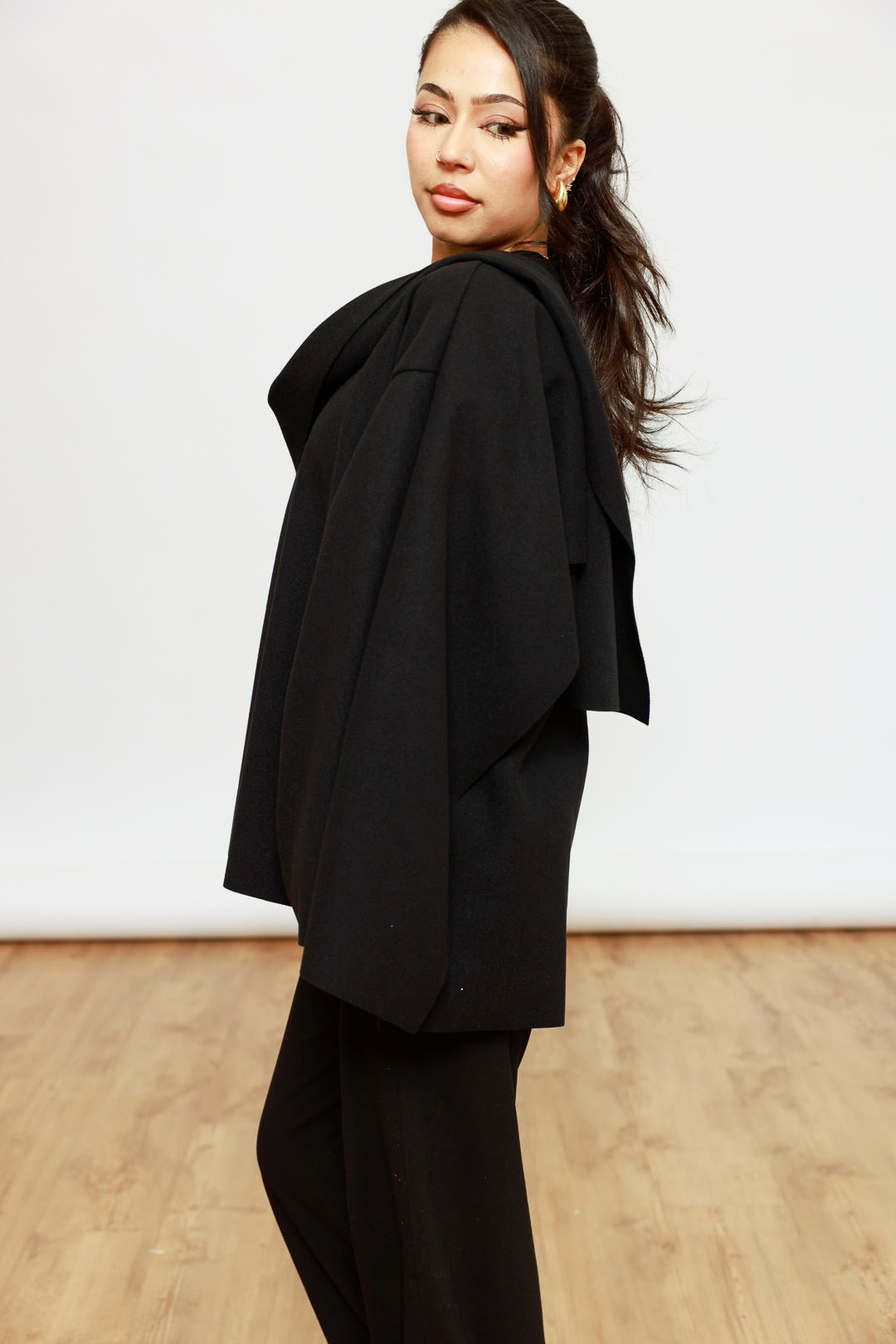 Cape Jacke mit Schal