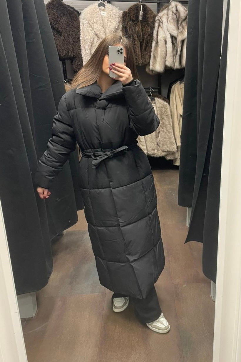 Langer gesteppter Mantel zum binden