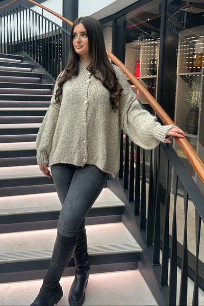 Kurze Oversize Strickjacke mit Knöpfen – Chunky Knit