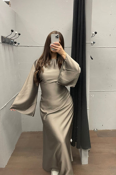 Elegantes Kleid mit Rückenschnürung