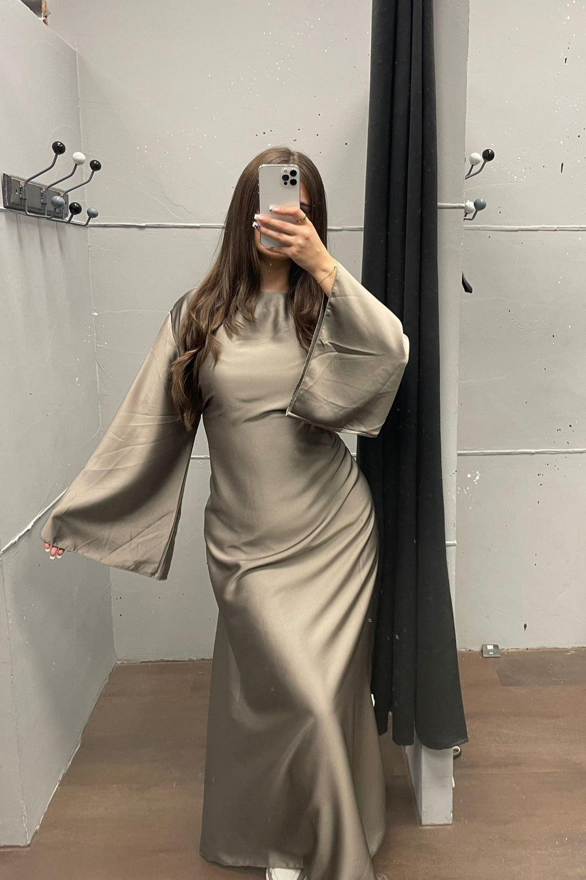 Elegantes Kleid mit Rückenschnürung