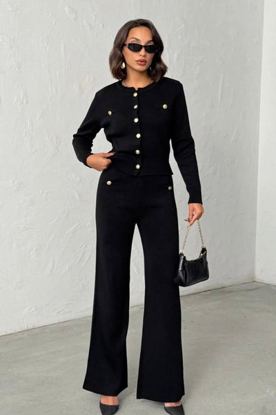 Strick-Set mit Goldknöpfen - Cardigan & Flared Hose