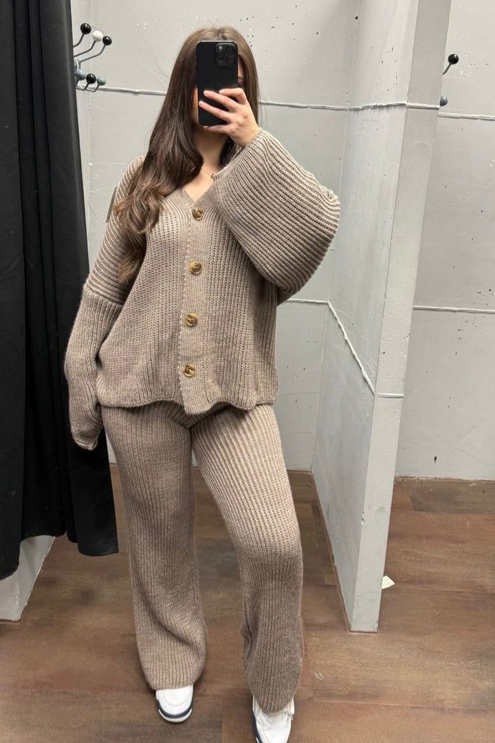 Loungewear Set - Oversize Strickset Cardigan &amp; Weite Hose