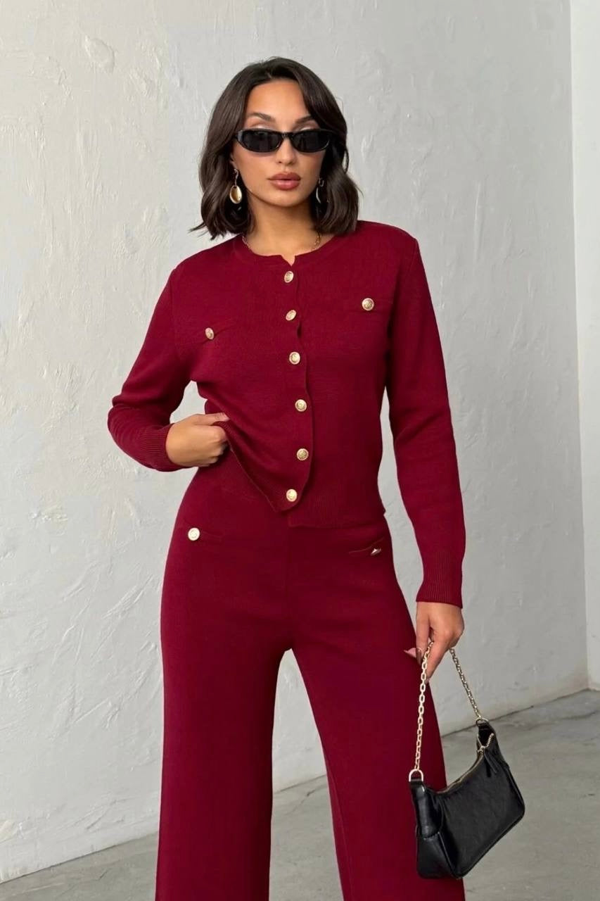 Strick-Set mit Goldknöpfen - Cardigan & Flared Hose