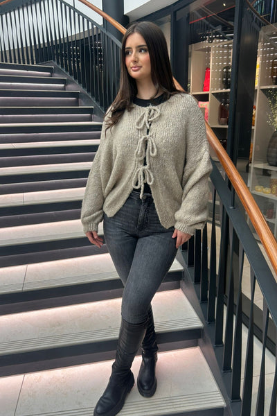 Strickjacke mit Schnürung - Chunky Knit Cardigan