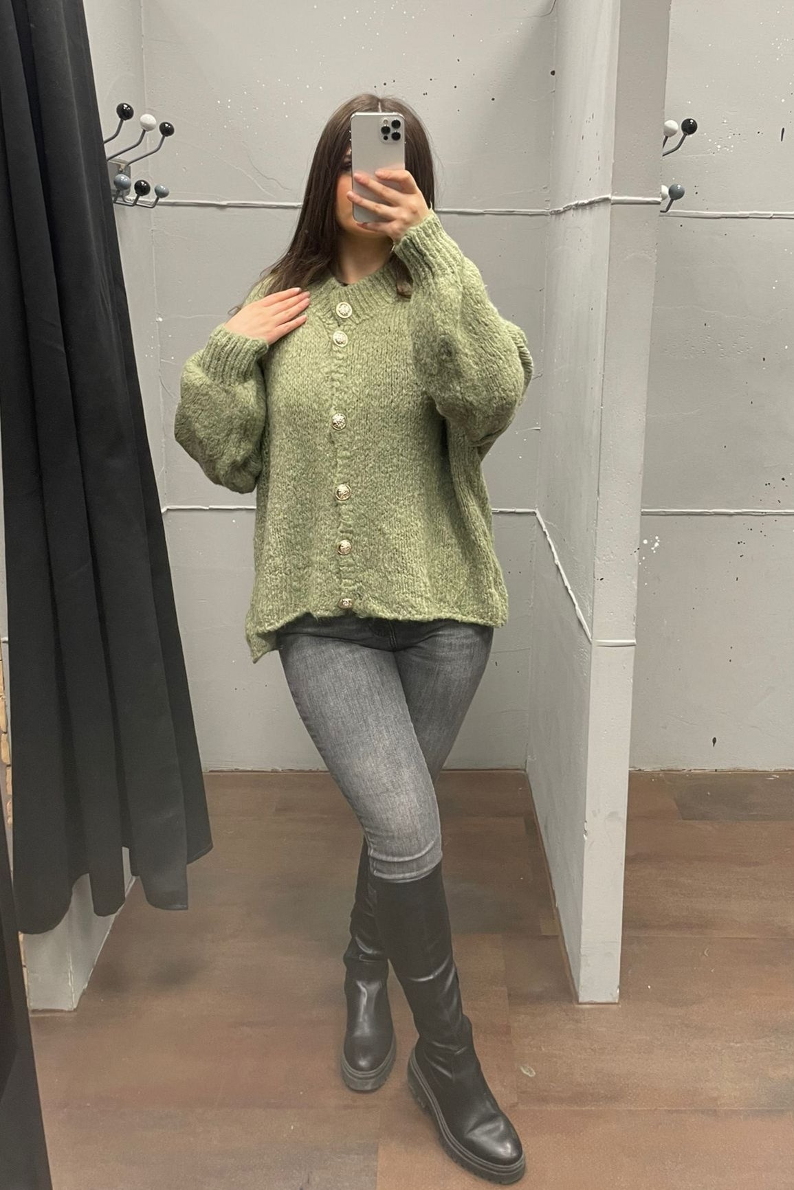 Kurze Oversize Strickjacke mit Knöpfen – Chunky Knit