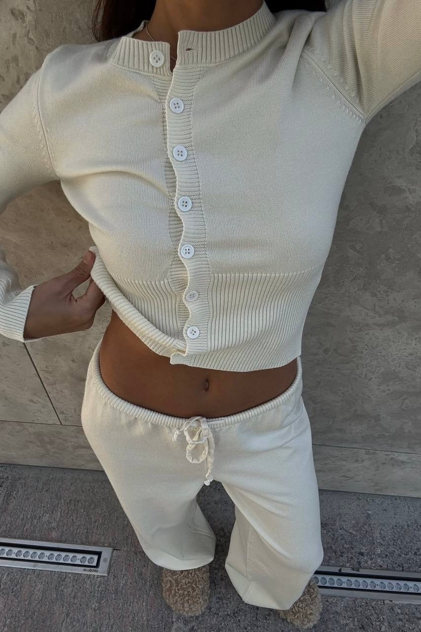 Cropped Strick-Set - Button Cardigan & Strickhose