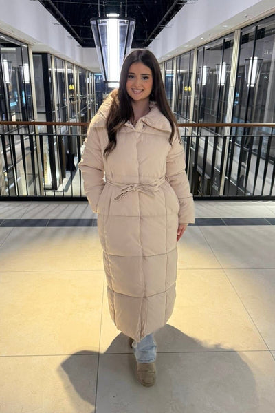 Langer gesteppter Mantel zum binden