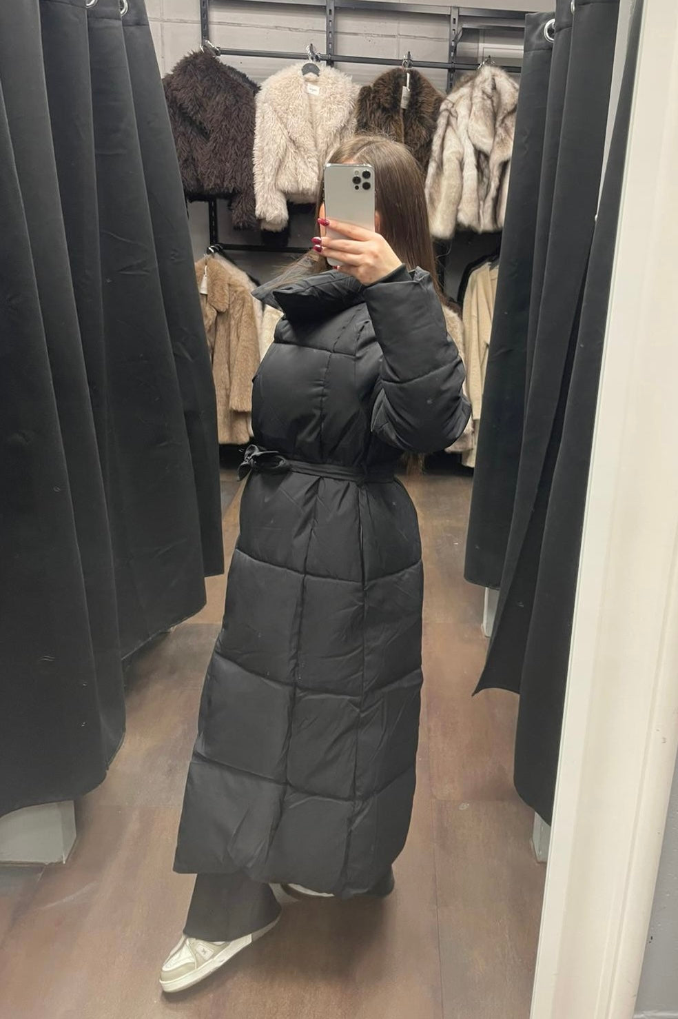 Langer gesteppter Mantel zum binden