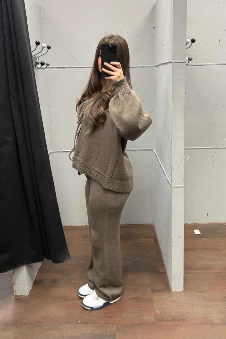 Strickset mit Schnürung - Pullover &amp; Hose Set