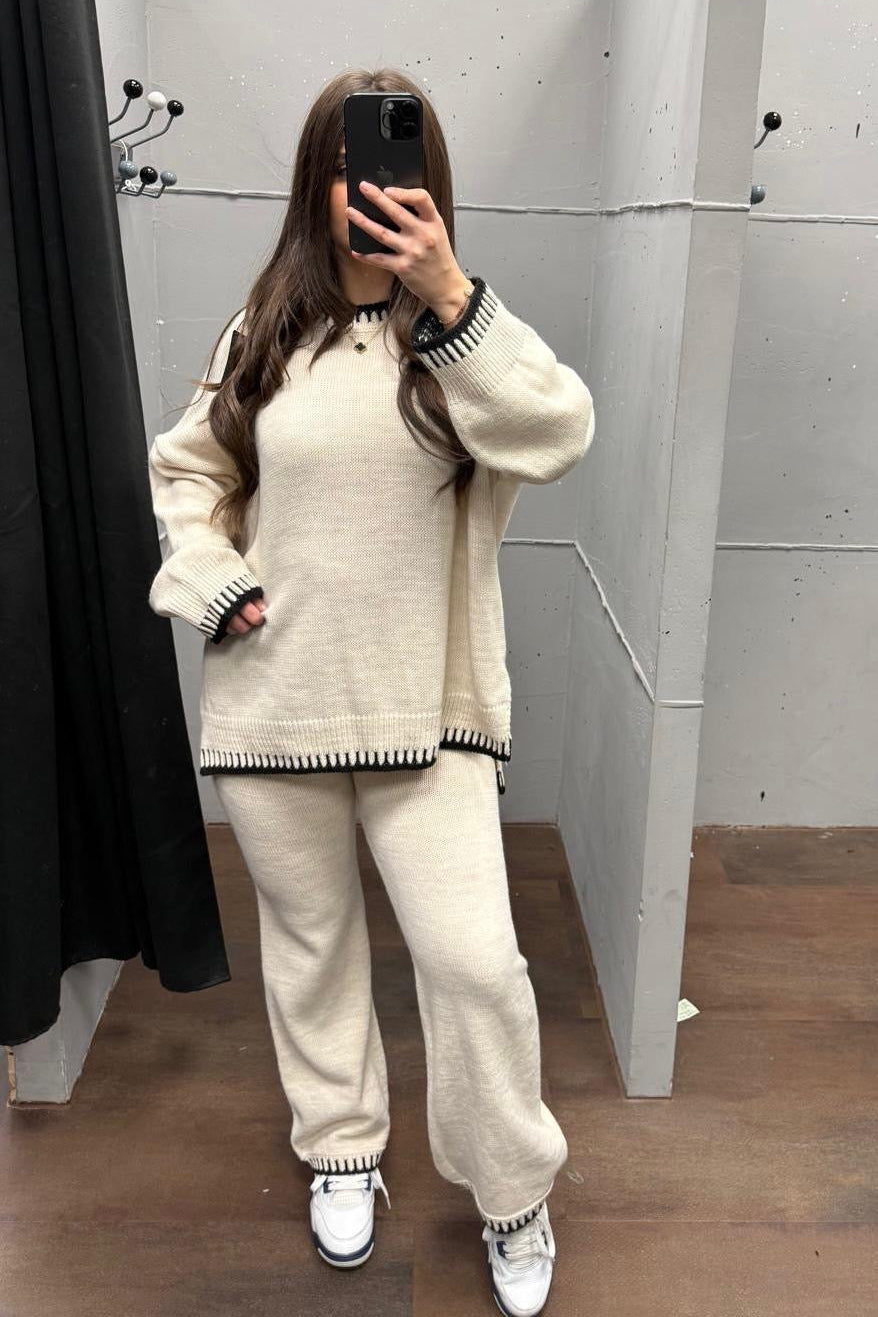 Gemütliches Strickset - Pullover & Hose Set