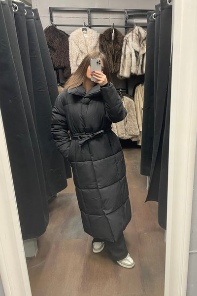 Langer gesteppter Mantel zum binden