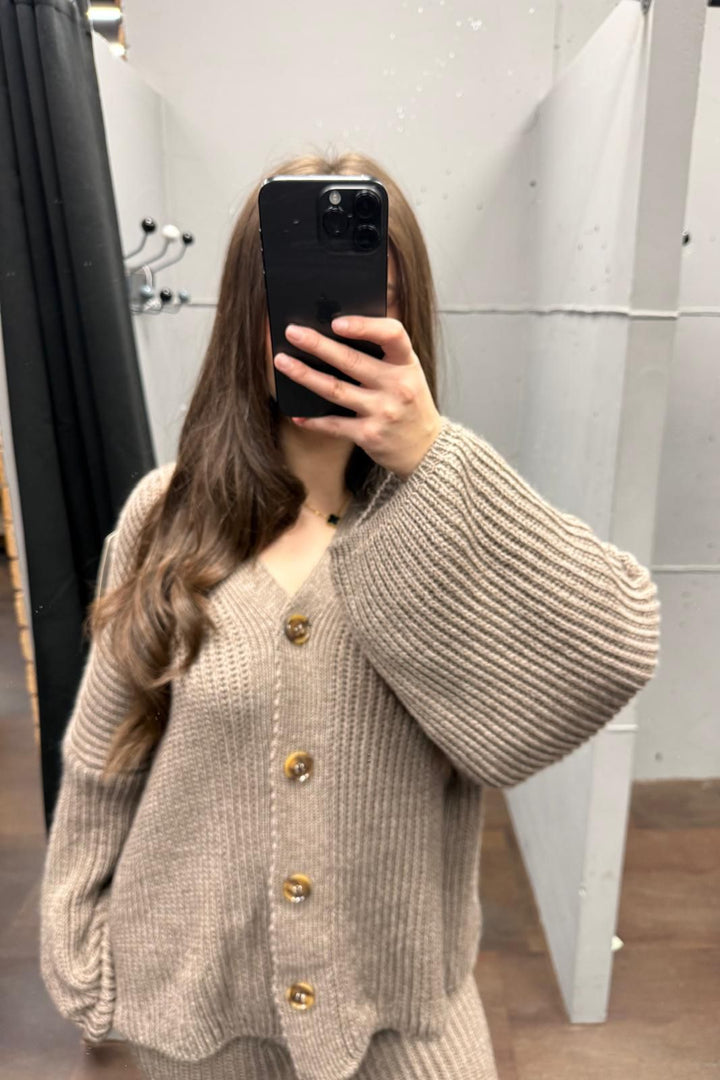 Loungewear Set - Oversize Strickset Cardigan &amp; Weite Hose