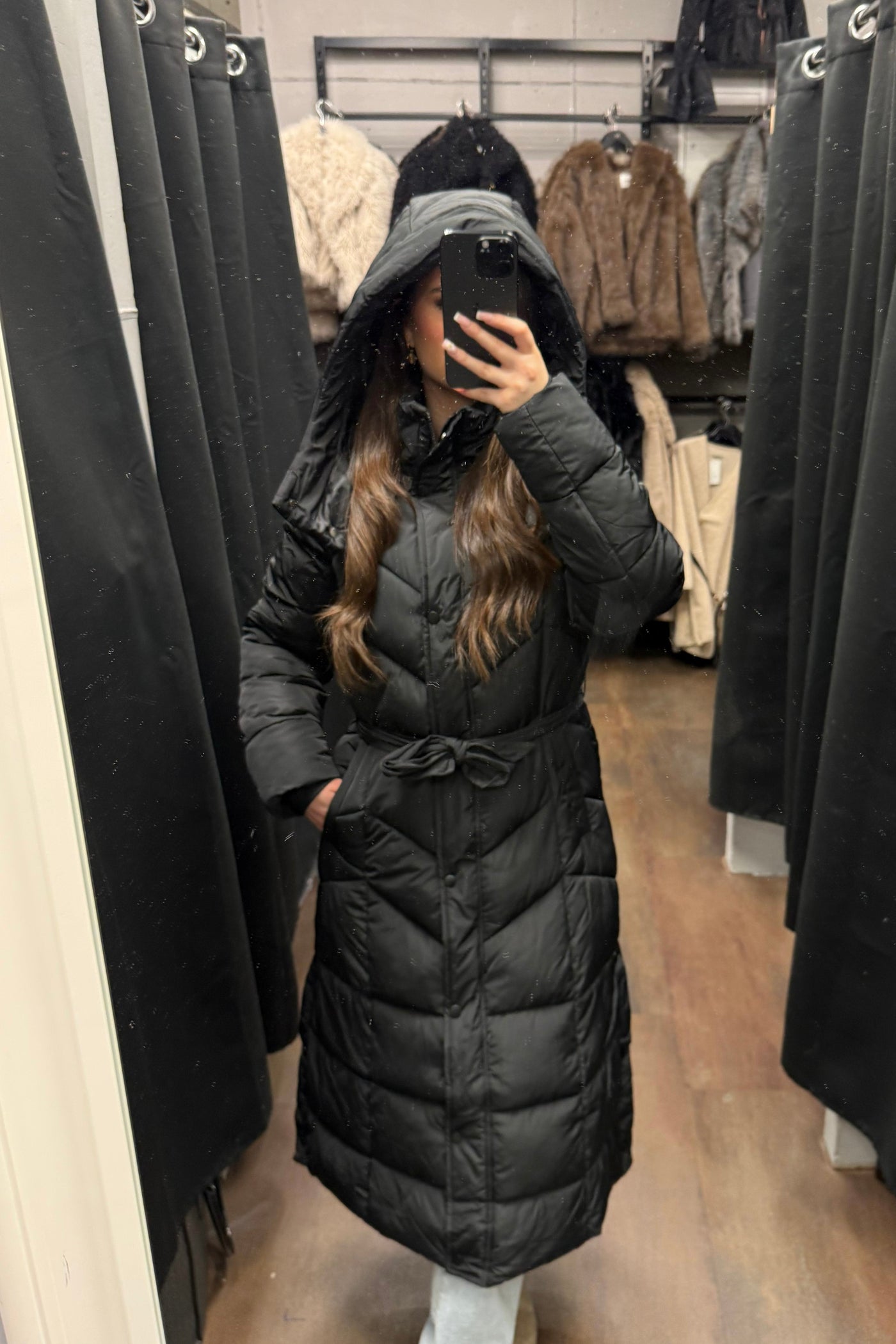 Parka mit Kapuze - Langer Wintermantel