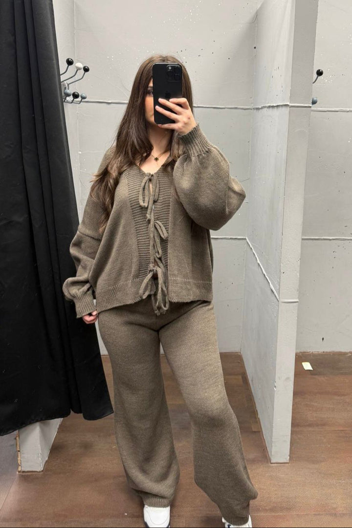Strickset mit Schnürung - Pullover &amp; Hose Set