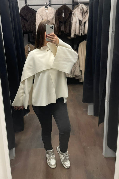 Cape Jacke mit Schal