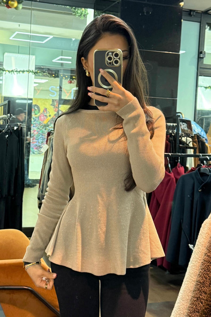 Peplum-Top aus Rippstrick