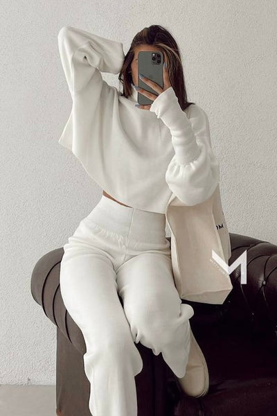 Loungewear-Set - Cropped Rollkragenpullover & Strickhose