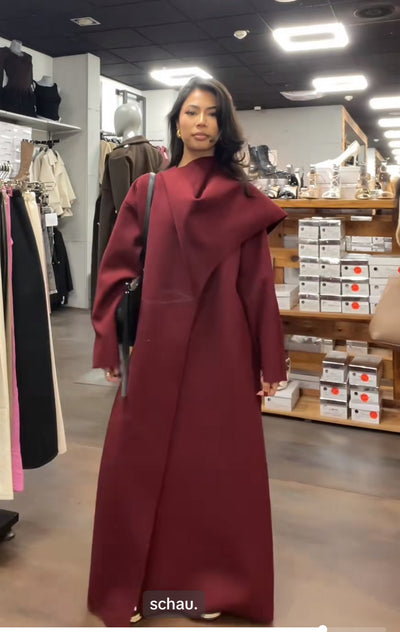 Langer Cape mit Schal