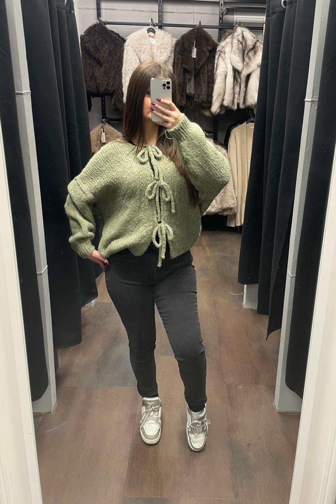 Strickjacke mit Schnürung - Chunky Knit Cardigan