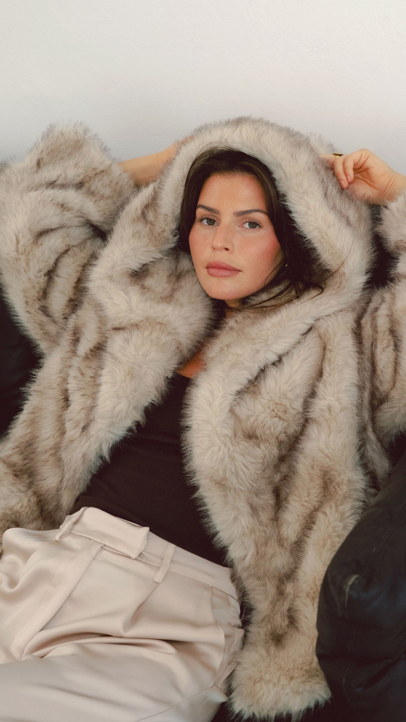 Faux Fell Jacke mit Kaputze