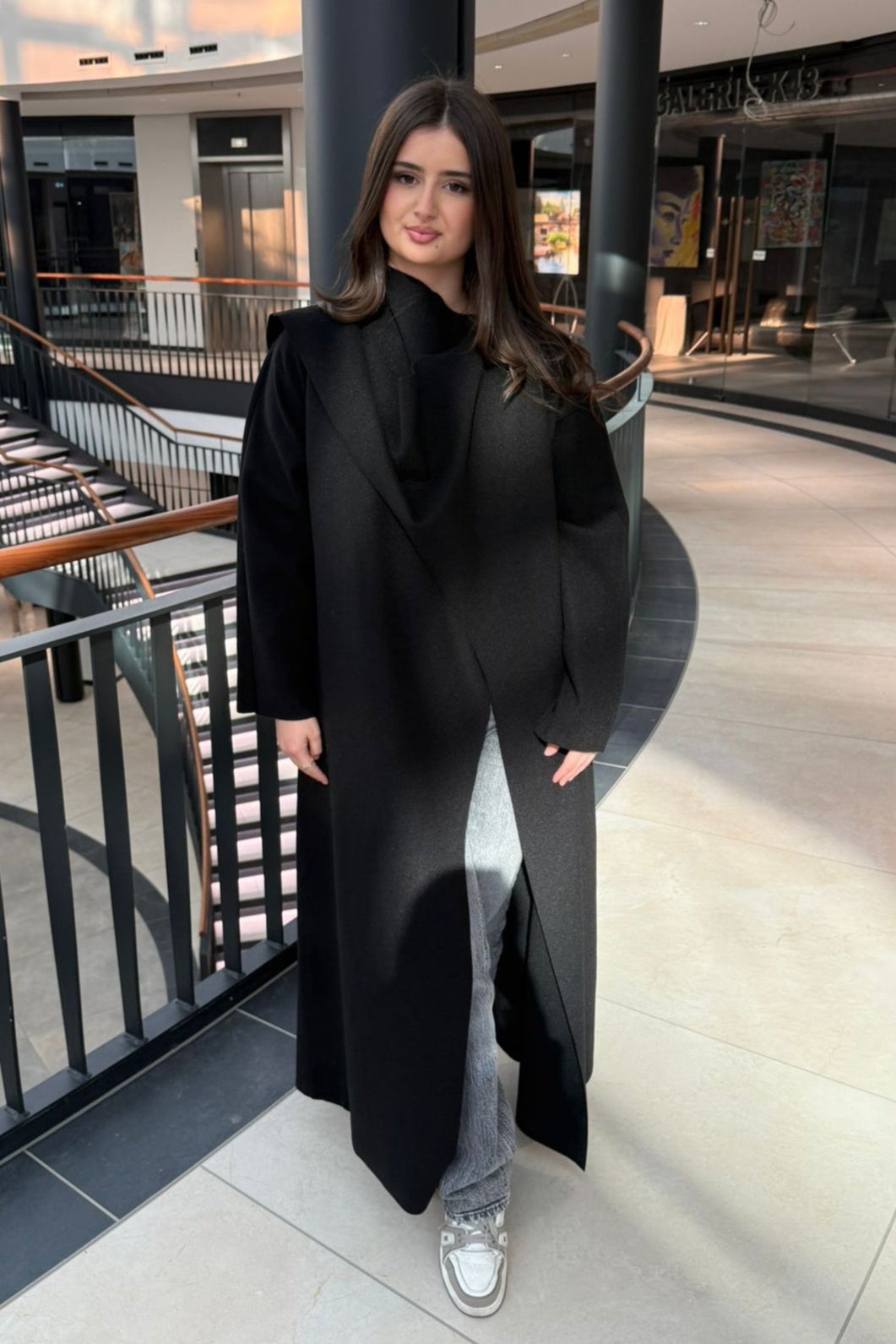 Langer Cape mit Schal