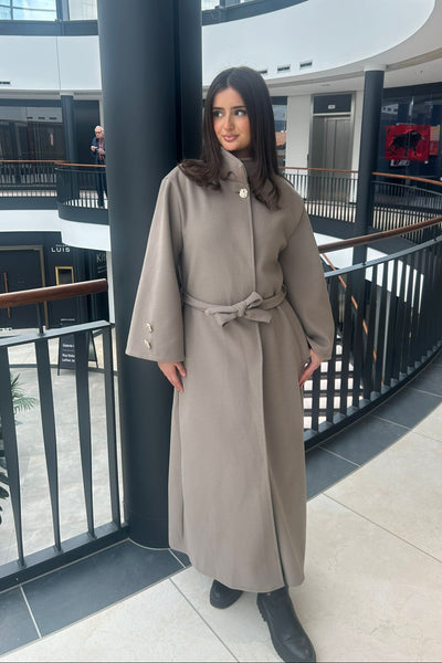 Langer Poncho mit Gürtel