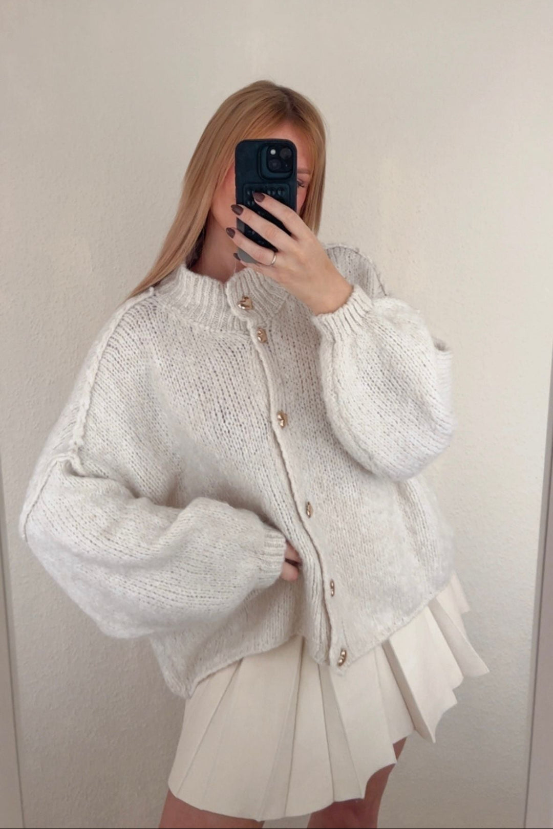 Strickjacke mit Herz-Knöpfen