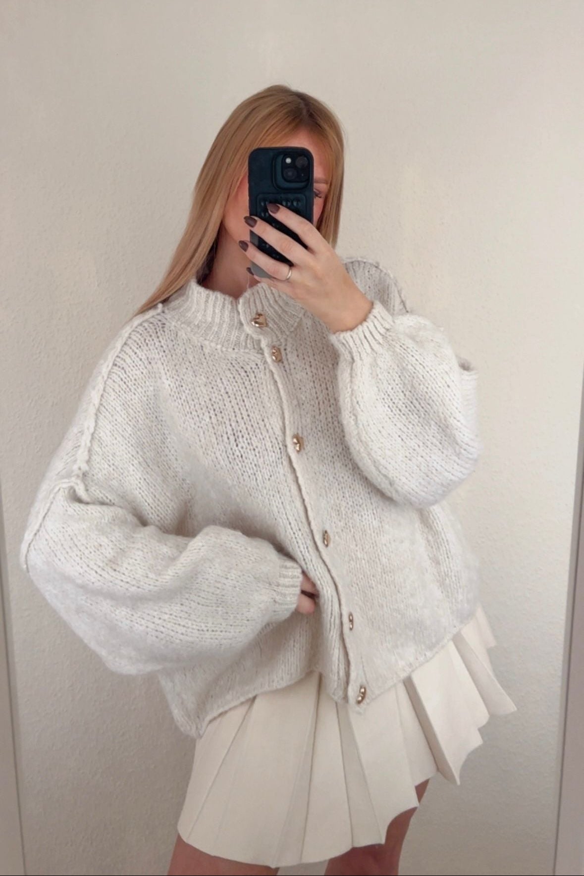 Strickjacke mit Herz-Knöpfen