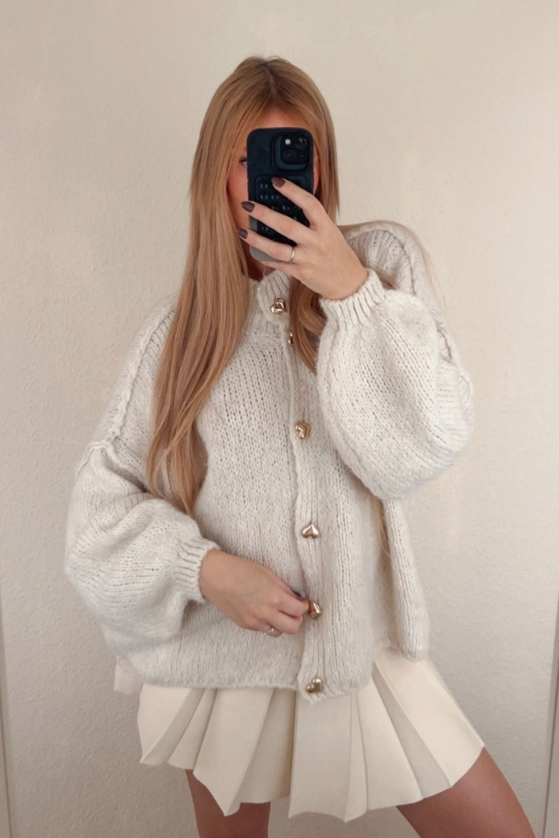 Strickjacke mit Herz-Knöpfen