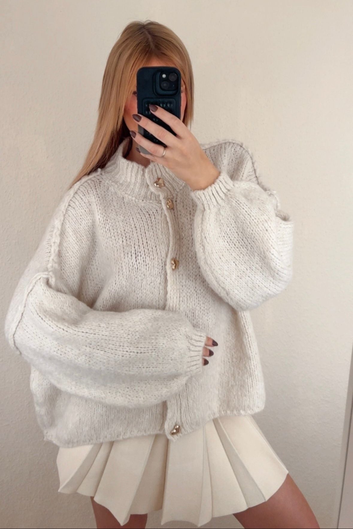 Strickjacke mit Herz-Knöpfen