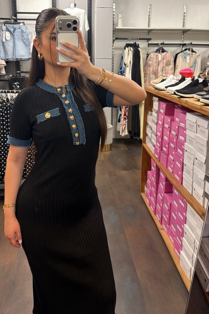 Elegantes Bodycon-Kleid mit Jeans Kontrast-Akzenten