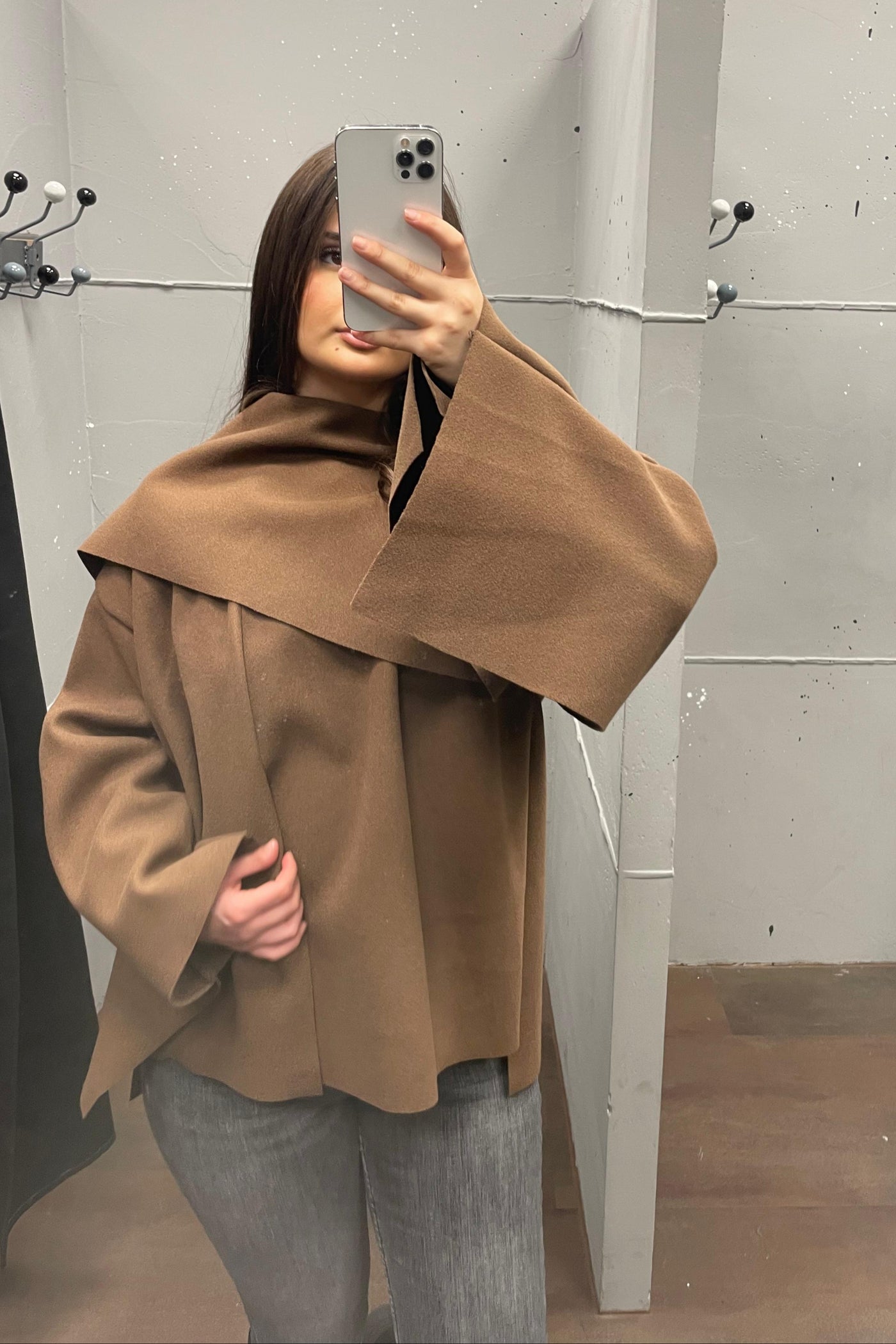 Cape Jacke mit Schal